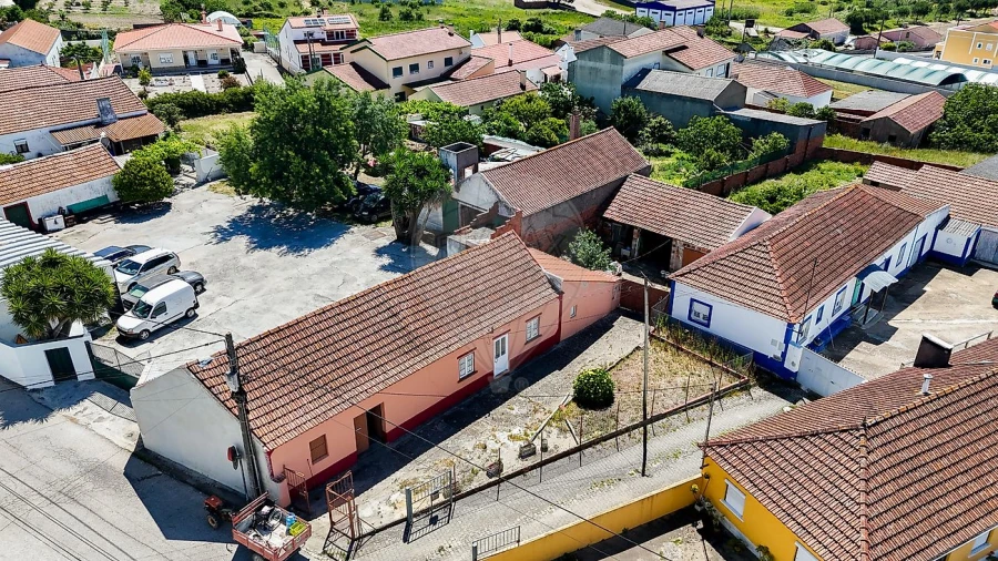 Moradia T2 para Venda em Campelos e Outeiro da Cabeça Foto 3