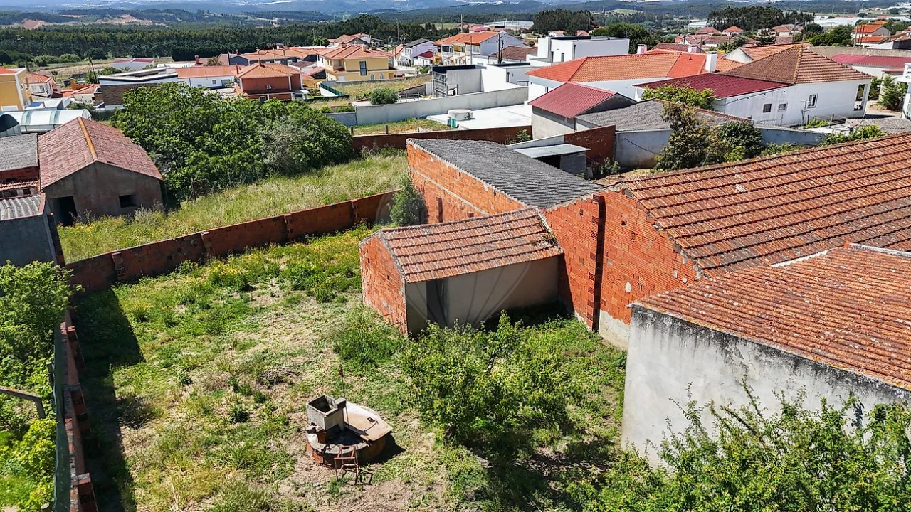Moradia T2 para Venda em Campelos e Outeiro da Cabeça Foto 2