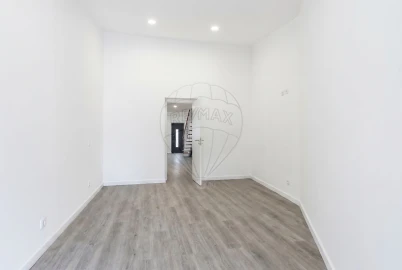 Moradia T1 para Venda em Santa Maria, São Pedro e Matacães