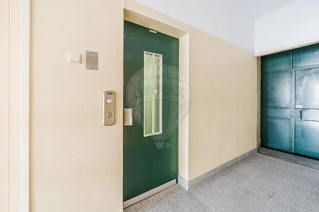 Apartamento T5 para Venda em Olivais Foto 35