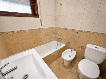 Moradia T4 para Venda em Perafita, Lavra e Santa Cruz do Bispo