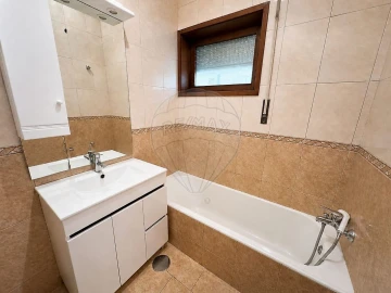 Moradia T4 para Venda em Perafita, Lavra e Santa Cruz do Bispo
