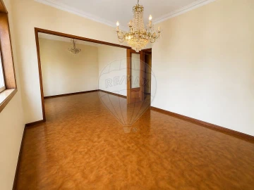 Moradia T4 para Venda em Perafita, Lavra e Santa Cruz do Bispo