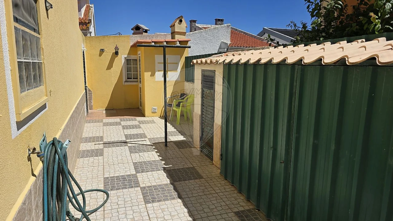 Moradia T3 para Venda em Charneca de Caparica e Sobreda Foto 2
