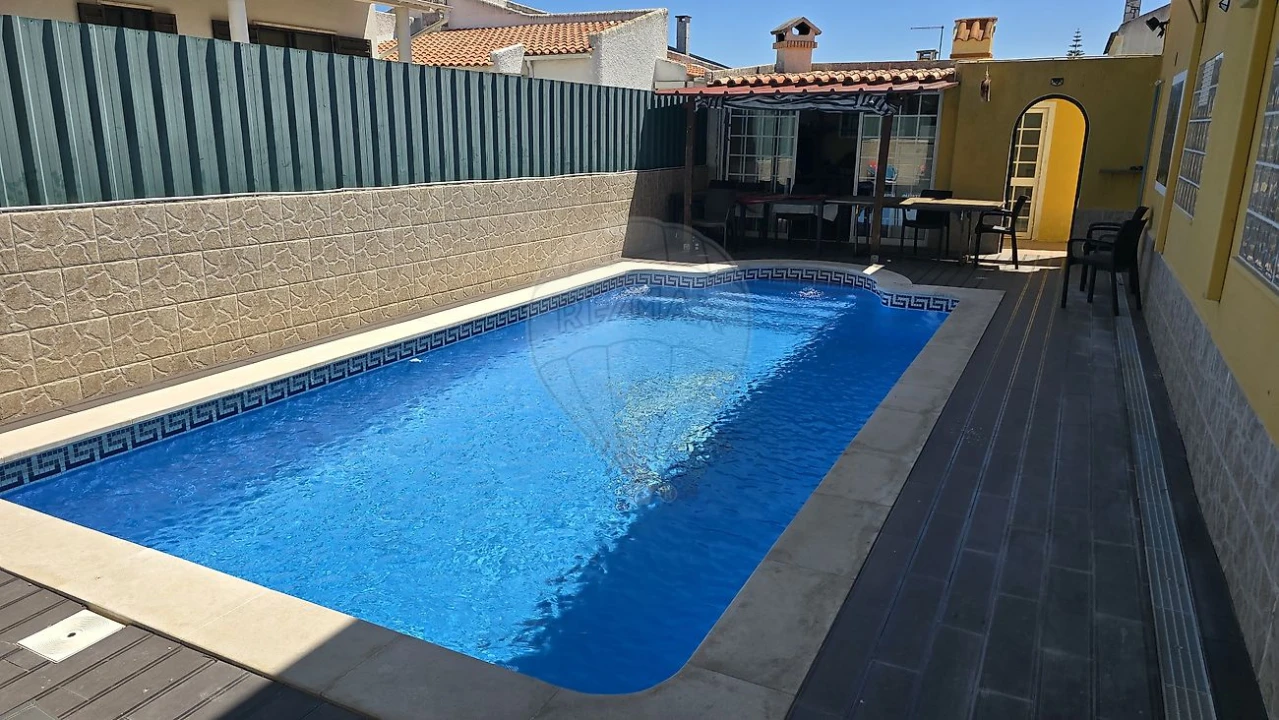 Moradia T3 para Venda em Charneca de Caparica e Sobreda Foto 13