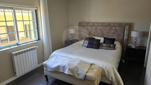 Moradia T3 para Venda em Charneca de Caparica e Sobreda