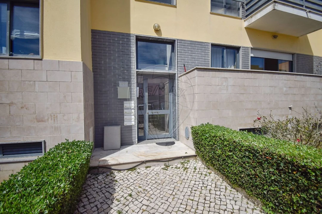 Apartamento T3 para Venda em São Domingos de Rana Foto 2