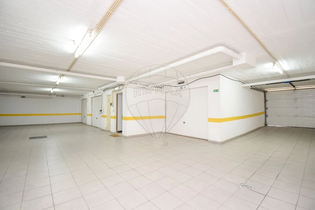 Apartamento T3 para Venda em São Domingos de Rana Foto 29