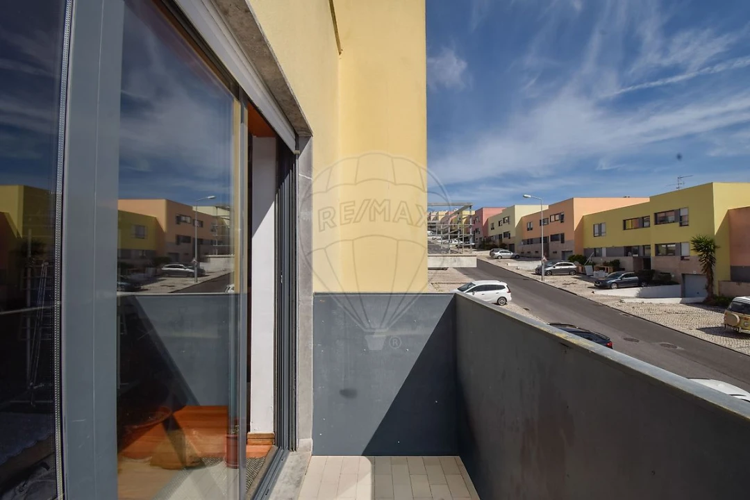 Apartamento T3 para Venda em São Domingos de Rana Foto 25