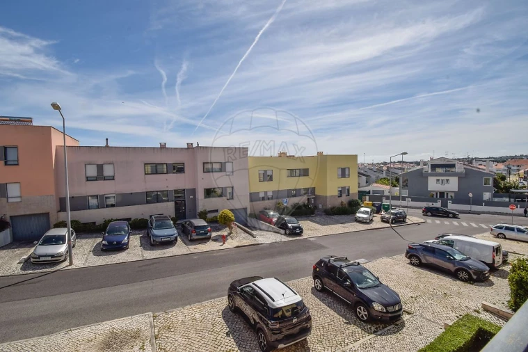 Apartamento T3 para Venda em São Domingos de Rana Foto 28