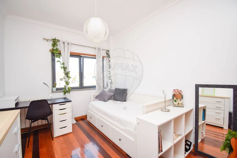 Apartamento T3 para Venda em São Domingos de Rana Foto 8