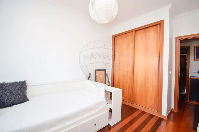 Apartamento T3 para Venda em São Domingos de Rana Foto 7