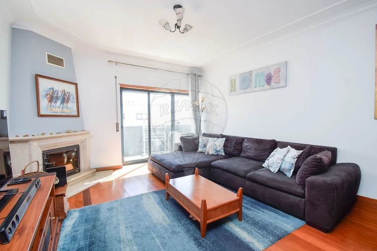 Apartamento T3 para Venda em São Domingos de Rana Foto 17