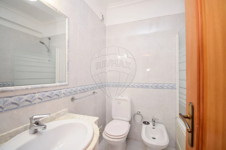 Apartamento T3 para Venda em São Domingos de Rana Foto 12