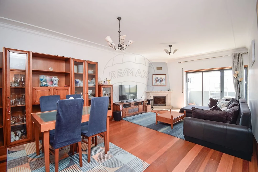 Apartamento T3 para Venda em São Domingos de Rana Foto 15