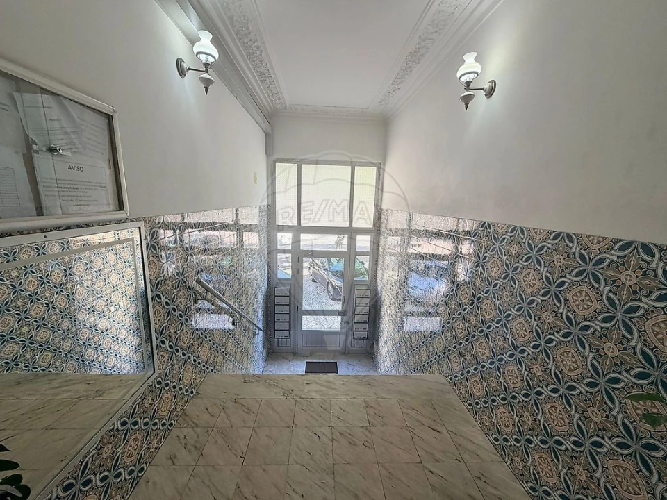 Apartamento T2 para Venda em Amora Foto 2