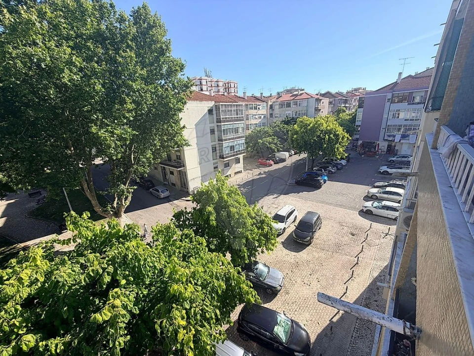 Apartamento T2 para Venda em Amora Foto 4