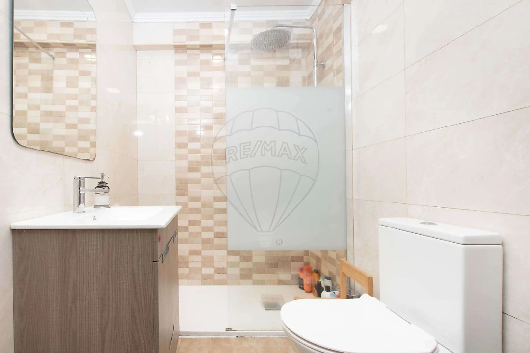 Apartamento T2 para Venda em São Domingos de Benfica Foto 1