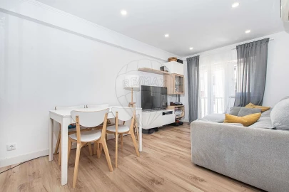 Apartamento T2 para Venda em São Domingos de Benfica