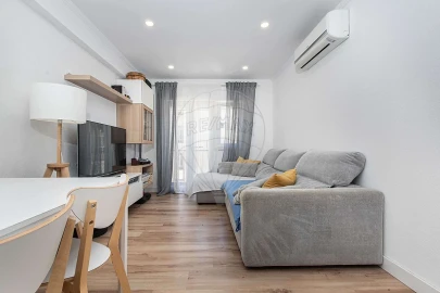 Apartamento T2 para Venda em São Domingos de Benfica