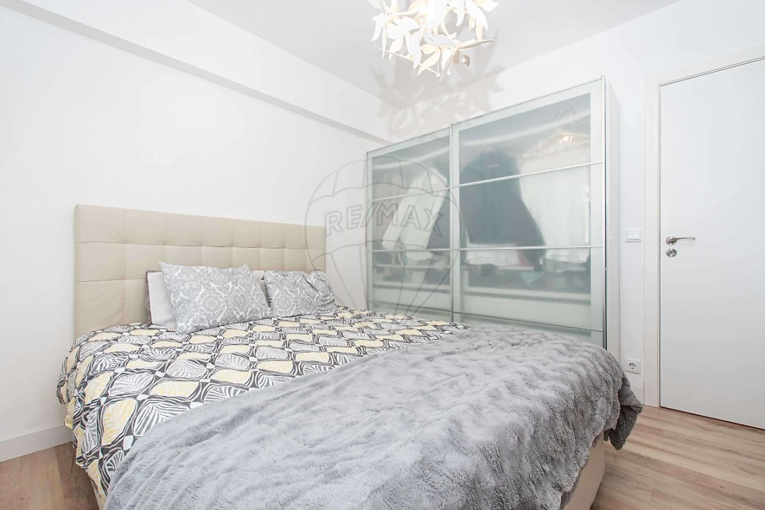 Apartamento T2 para Venda em São Domingos de Benfica Foto 2