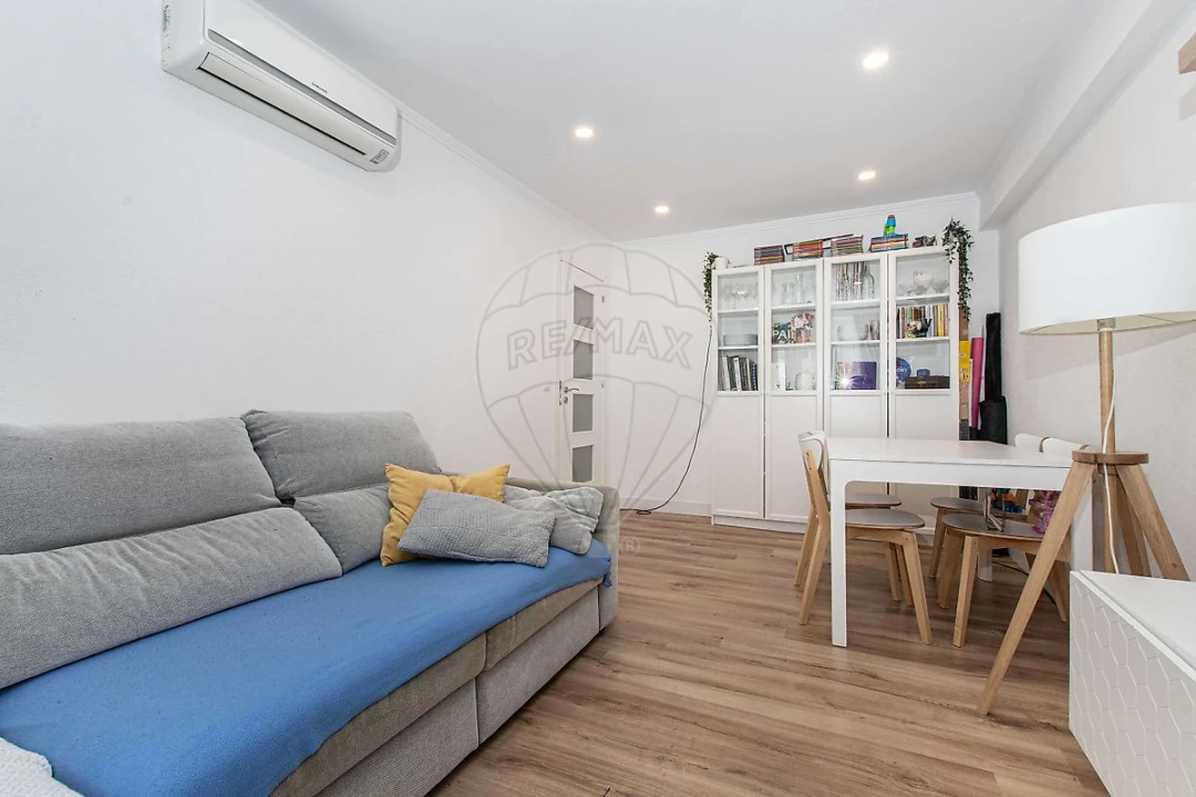 Apartamento T2 para Venda em São Domingos de Benfica Foto 12