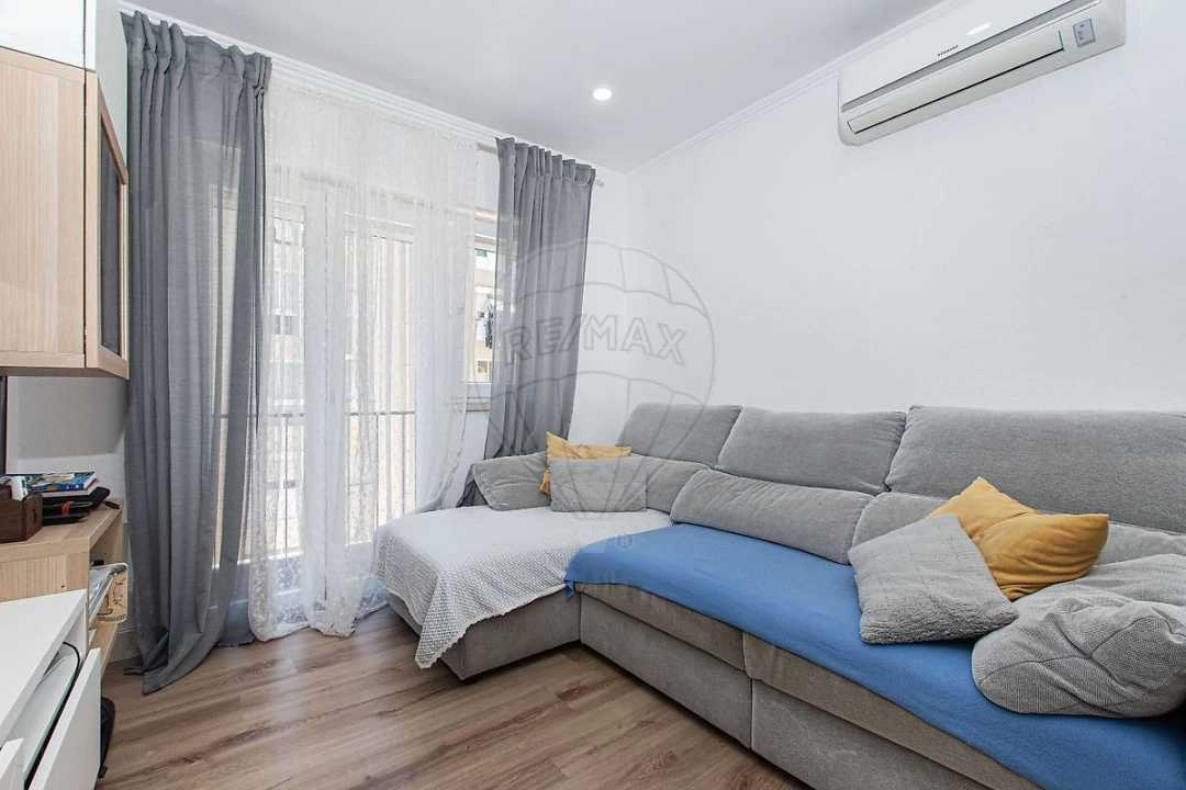 Apartamento T2 para Venda em São Domingos de Benfica Foto 11