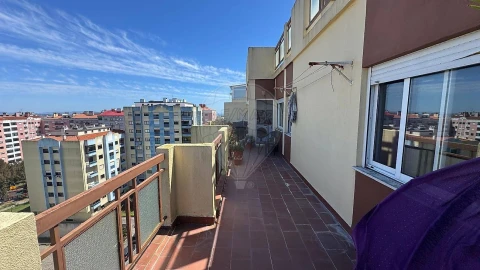 Apartamento T1 para Venda em Cacém e São Marcos