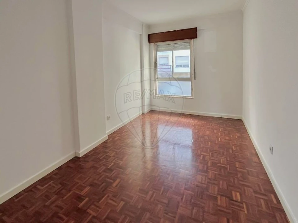 Apartamento T2 para Venda em Cacém e São Marcos Foto 10
