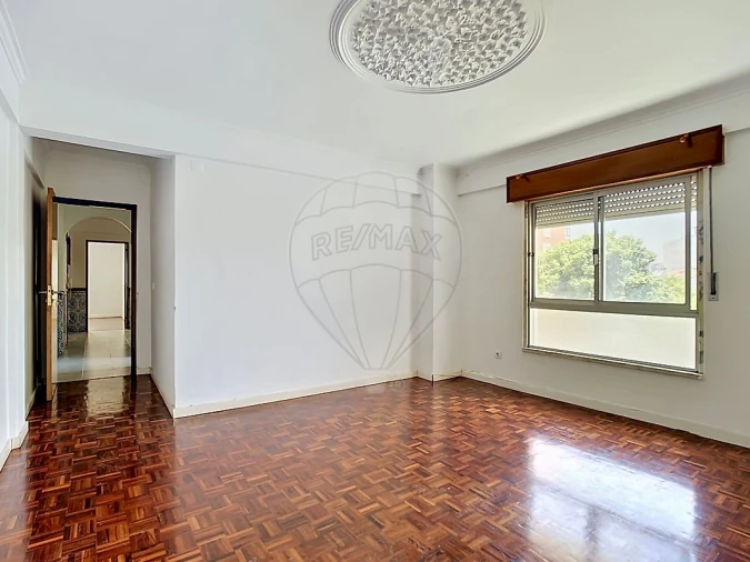 Apartamento T2 para Venda em Agualva e Mira-Sintra Foto 18