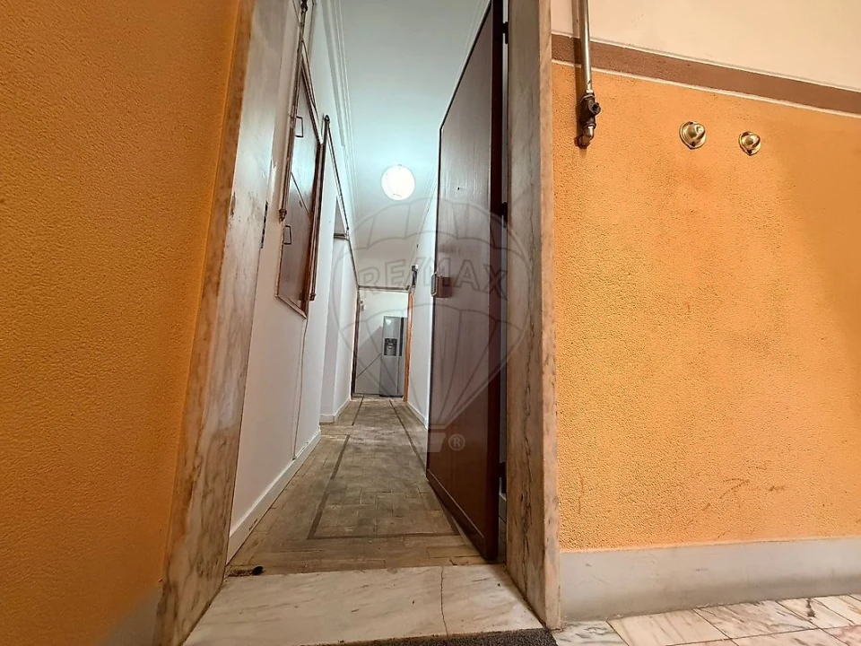 Apartamento T3 para Venda em Rio de Mouro Foto 5