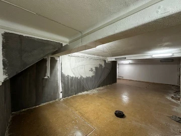 Negócio para Arrendamento em Carcavelos e Parede