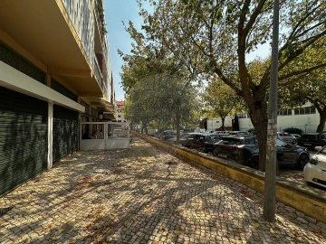 Negócio para Arrendamento em Carcavelos e Parede