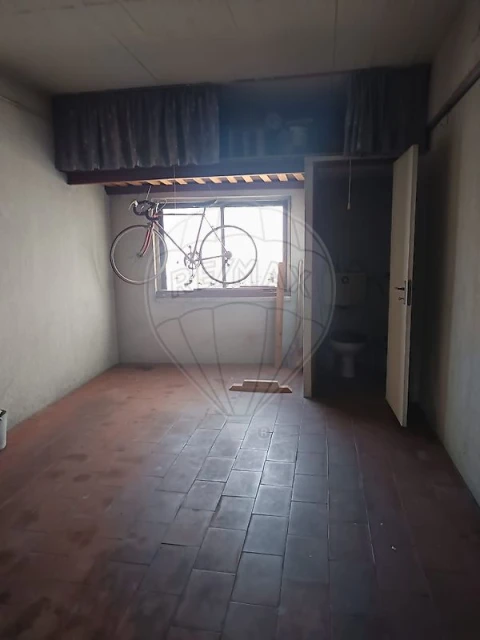 Garagem para Venda em Massamá e Monte Abraão