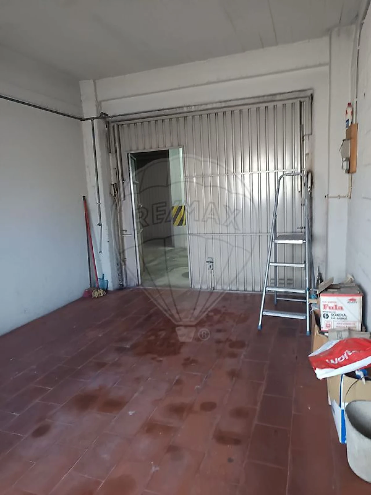 Garagem para Venda em Massamá e Monte Abraão Foto 5