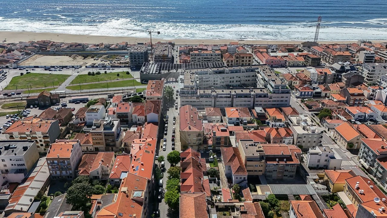 Moradia T4 para Venda em Espinho Foto 35
