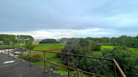 Armazém para Venda em Vilar de Pinheiro