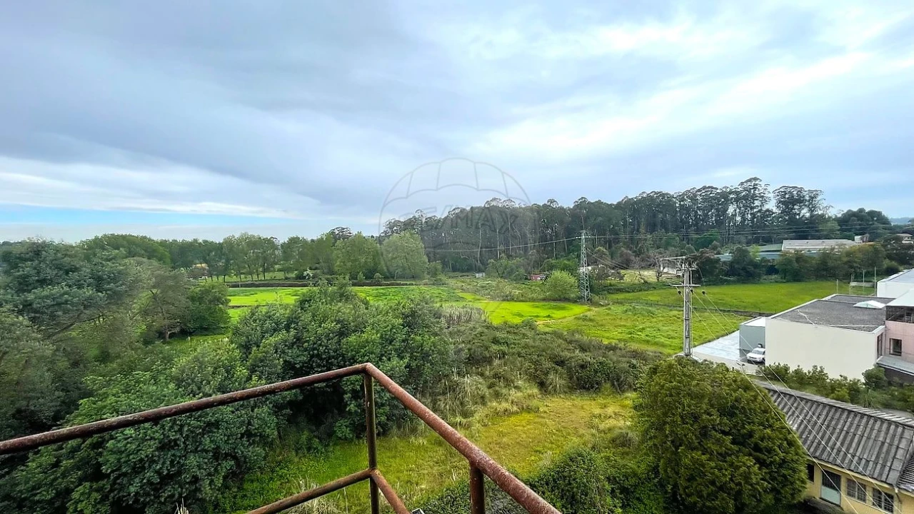 Armazém para Venda em Vilar de Pinheiro Foto 2