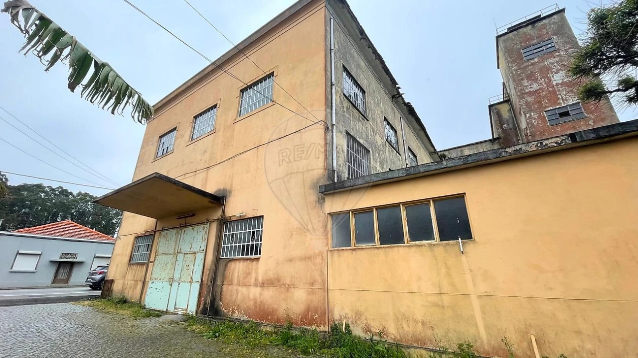 Armazém para Venda em Vilar de Pinheiro Foto 9