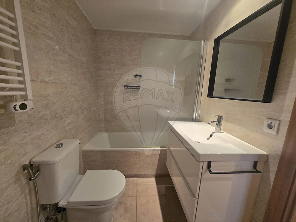 Apartamento T2 para Venda em Campanhã Foto 9