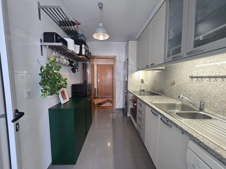 Apartamento T2 para Venda em Campanhã Foto 2