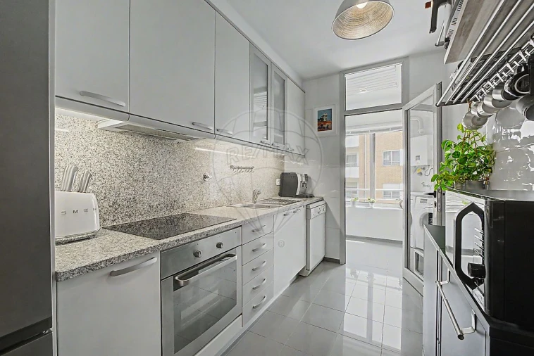 Apartamento T2 para Venda em Campanhã Foto 32