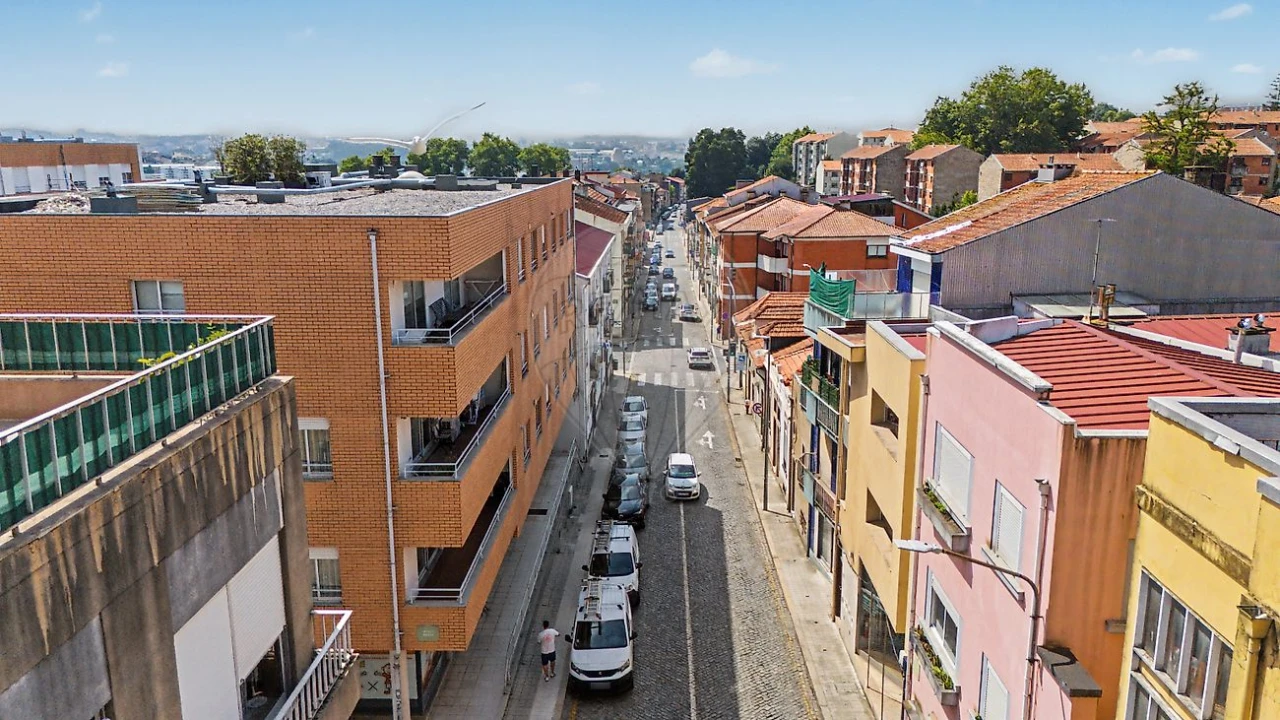 Apartamento T2 para Venda em Campanhã Foto 3