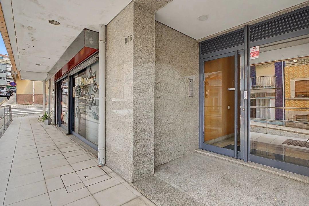 Apartamento T2 para Venda em Campanhã Foto 34