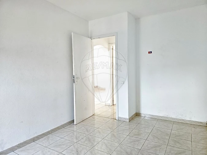 Apartamento T2 para Venda em Corroios Foto 7