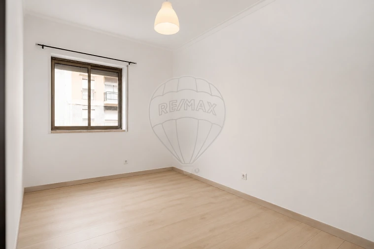 Apartamento T3 para Venda em Caparica e Trafaria Foto 8
