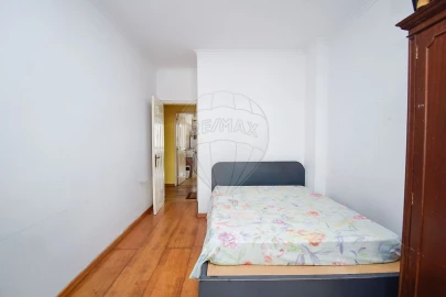 Apartamento T2 para Venda em Massamá e Monte Abraão