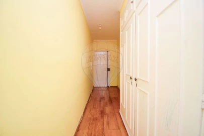 Apartamento T2 para Venda em Massamá e Monte Abraão