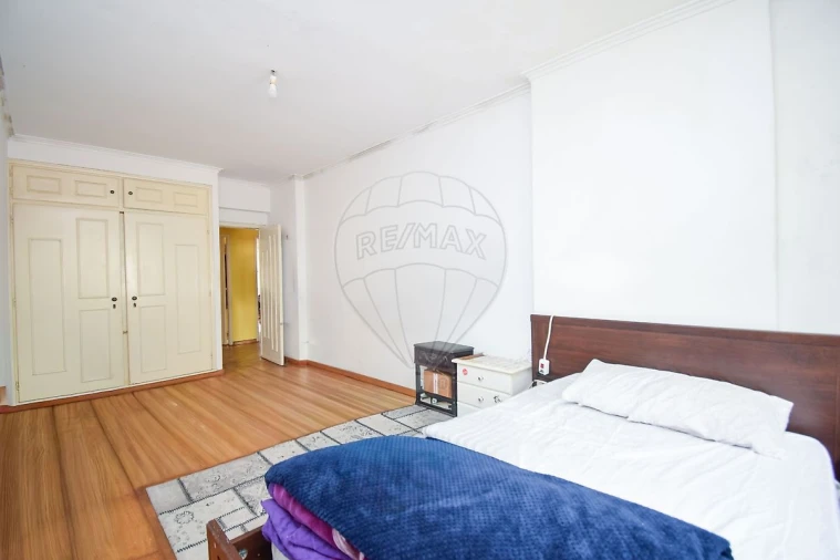 Apartamento T2 para Venda em Massamá e Monte Abraão Foto 2