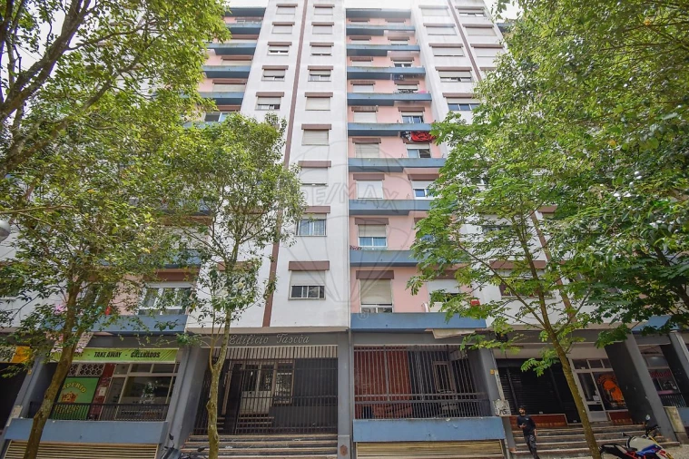 Apartamento T2 para Venda em Massamá e Monte Abraão Foto 13